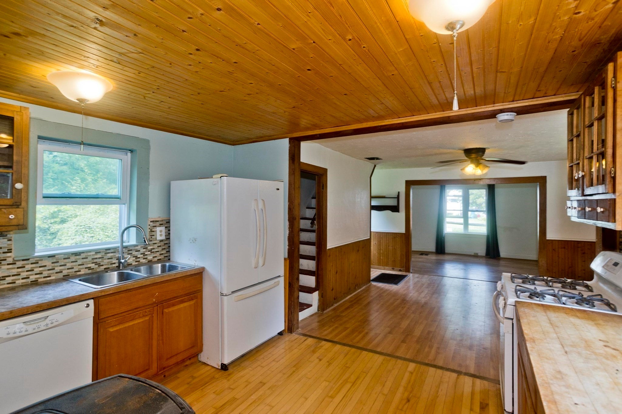 23 Maple St, Chester, MA Photo #7