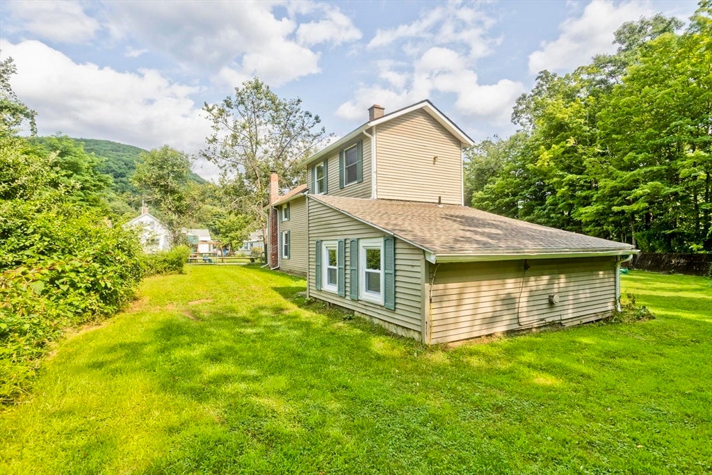 23 Maple St