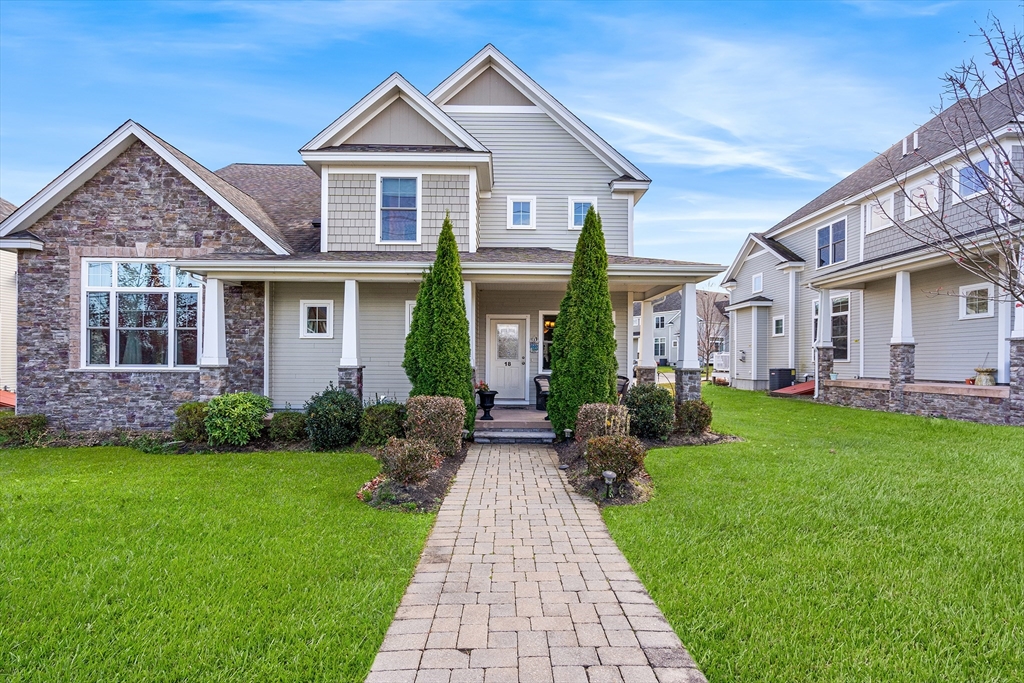 18 Saint James Dr 18