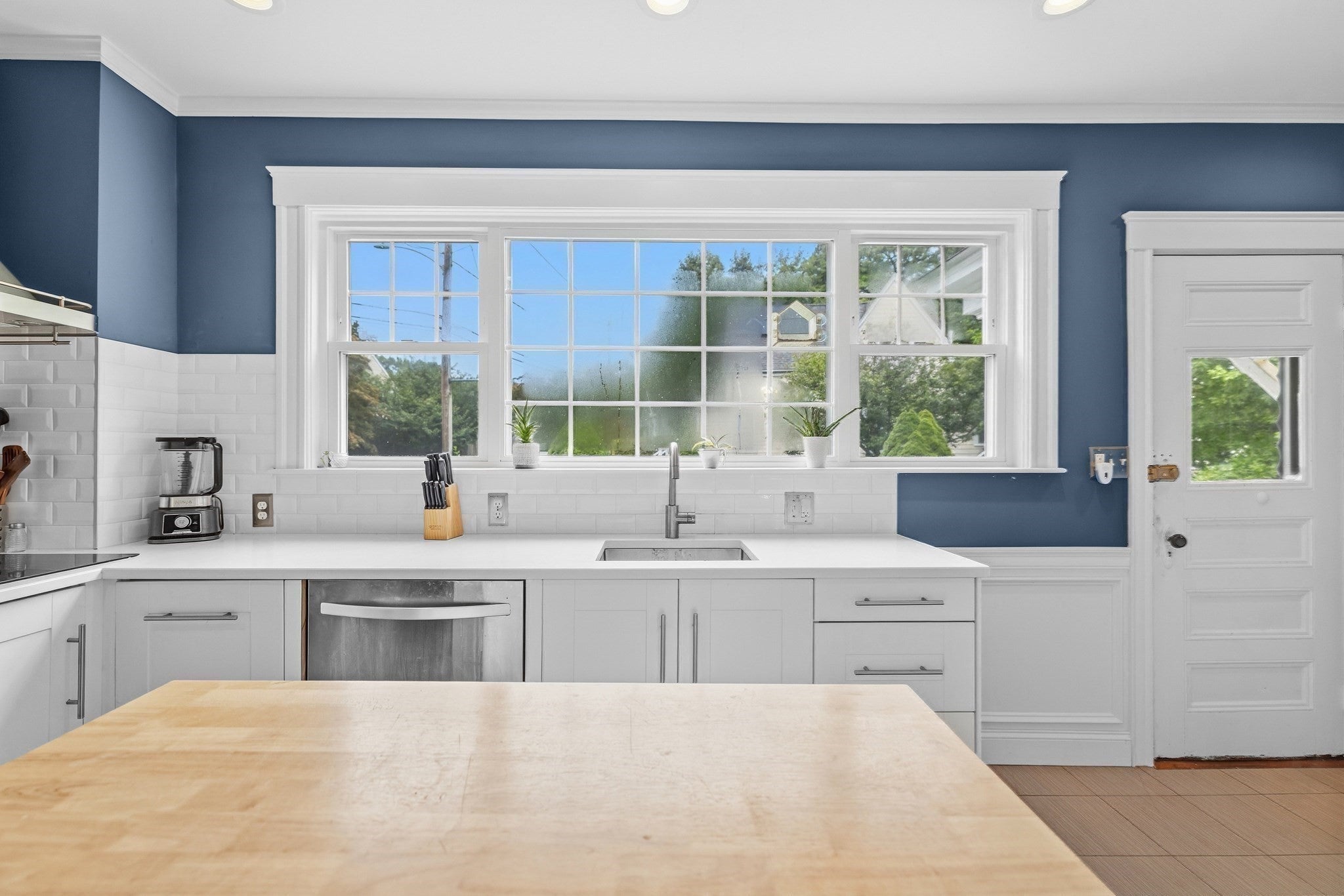 97 Burkeside Ave