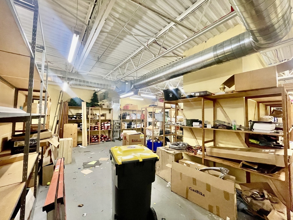 285 Slades Ferry Blvd 1