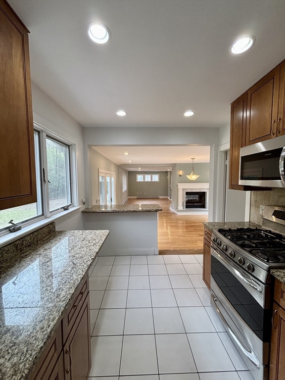 7 Longmeadow Road