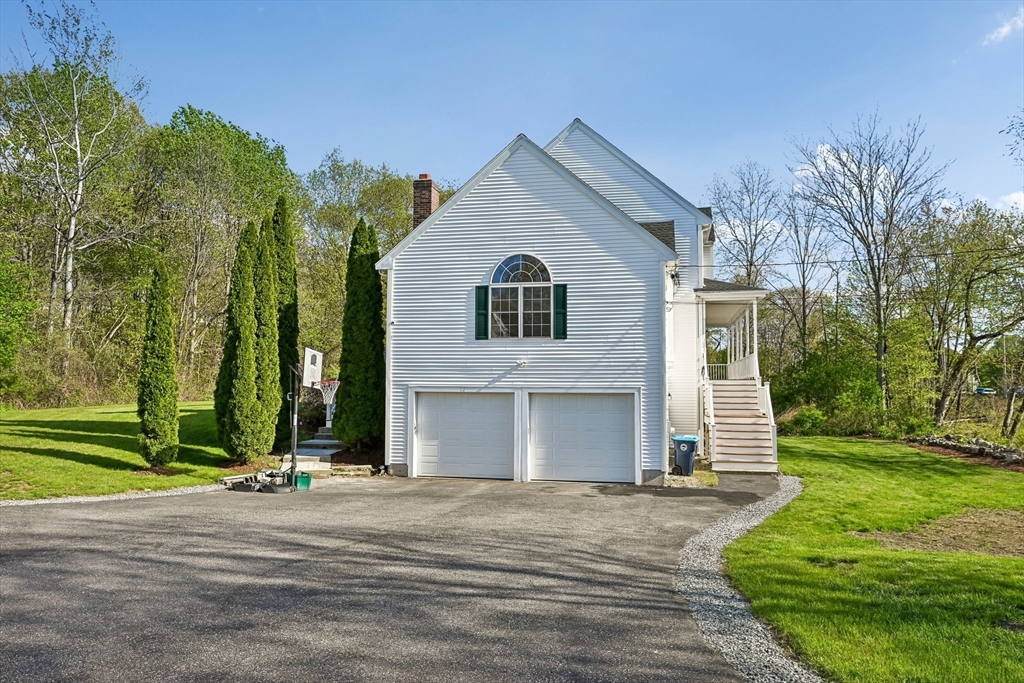 30 Clews St