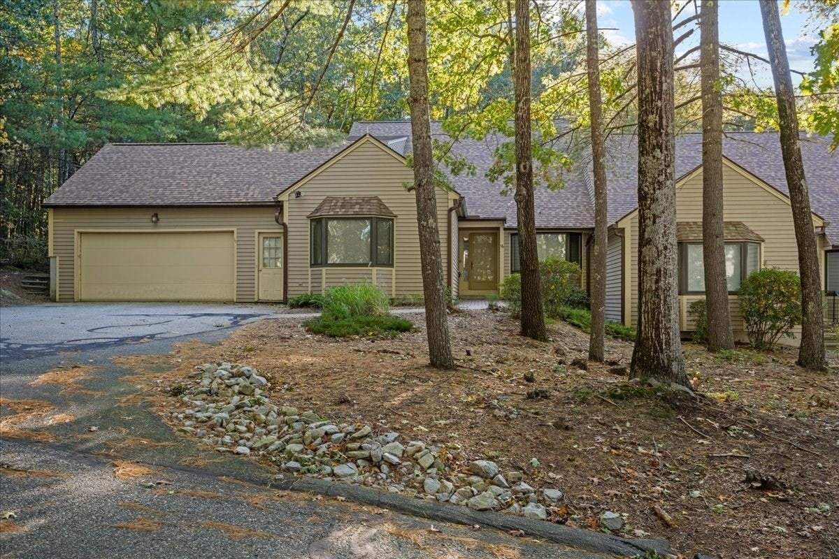 16 Bentwood Dr