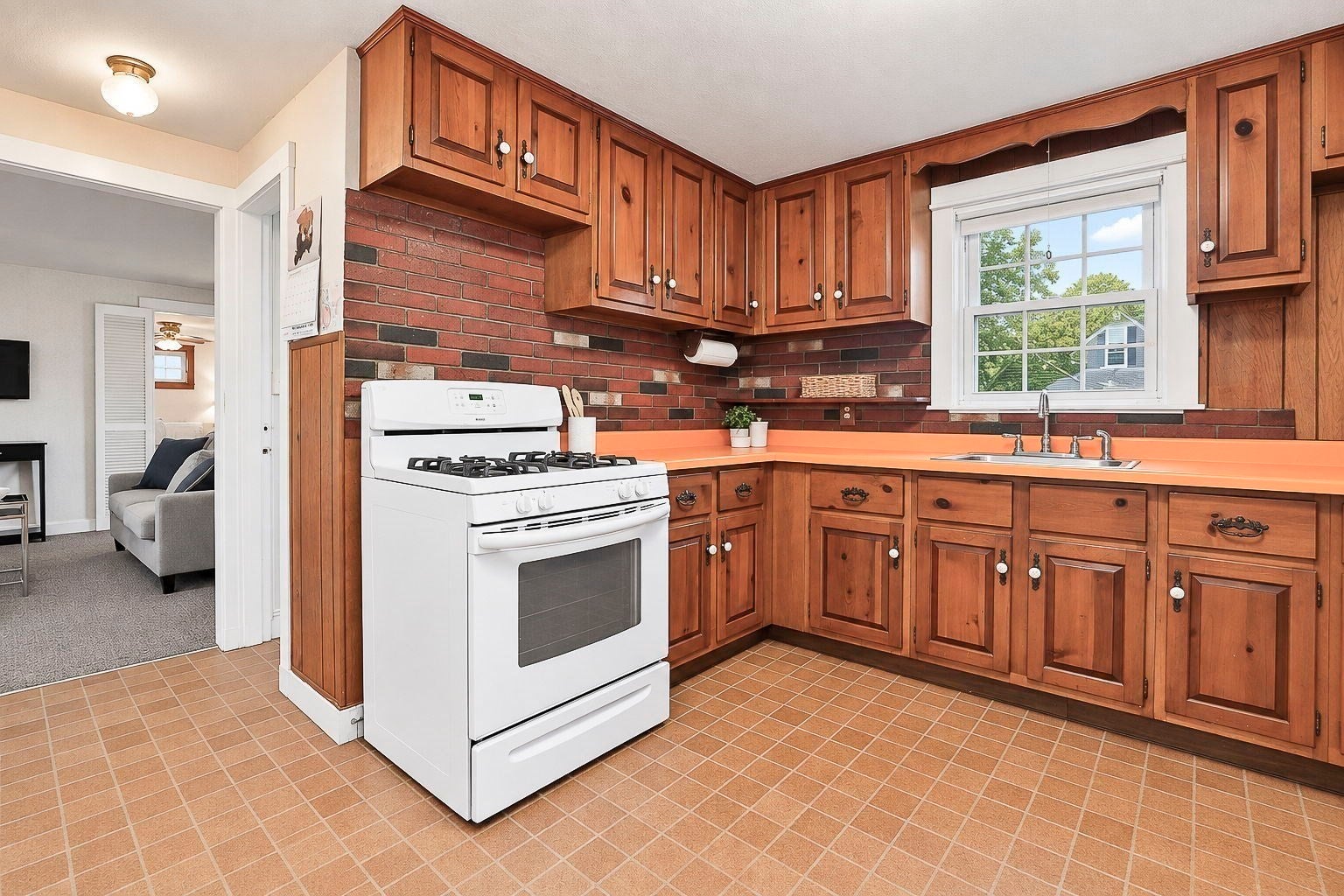 77 Paon Blvd, Wakefield, MA Photo #5