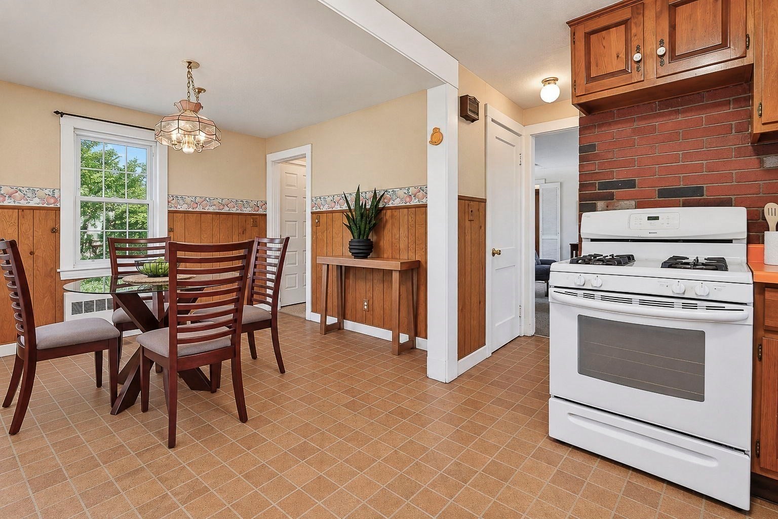 77 Paon Blvd, Wakefield, MA Photo #6