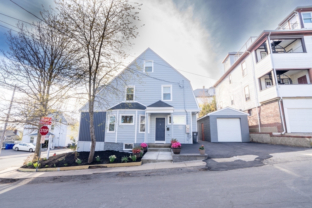 2 Laurel St
