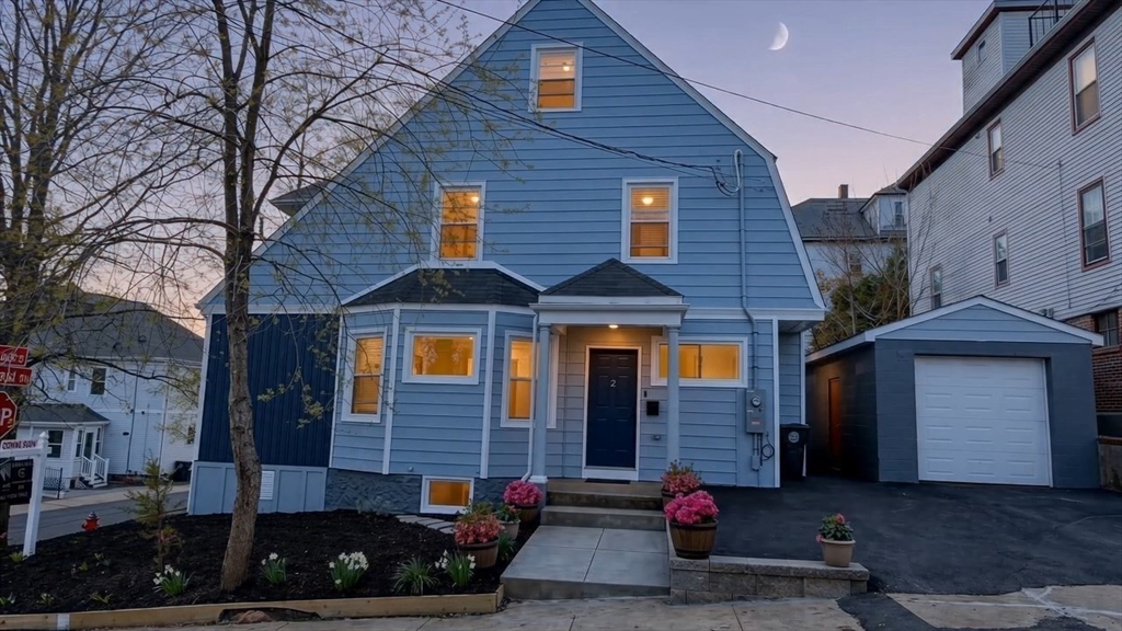 2 Laurel St