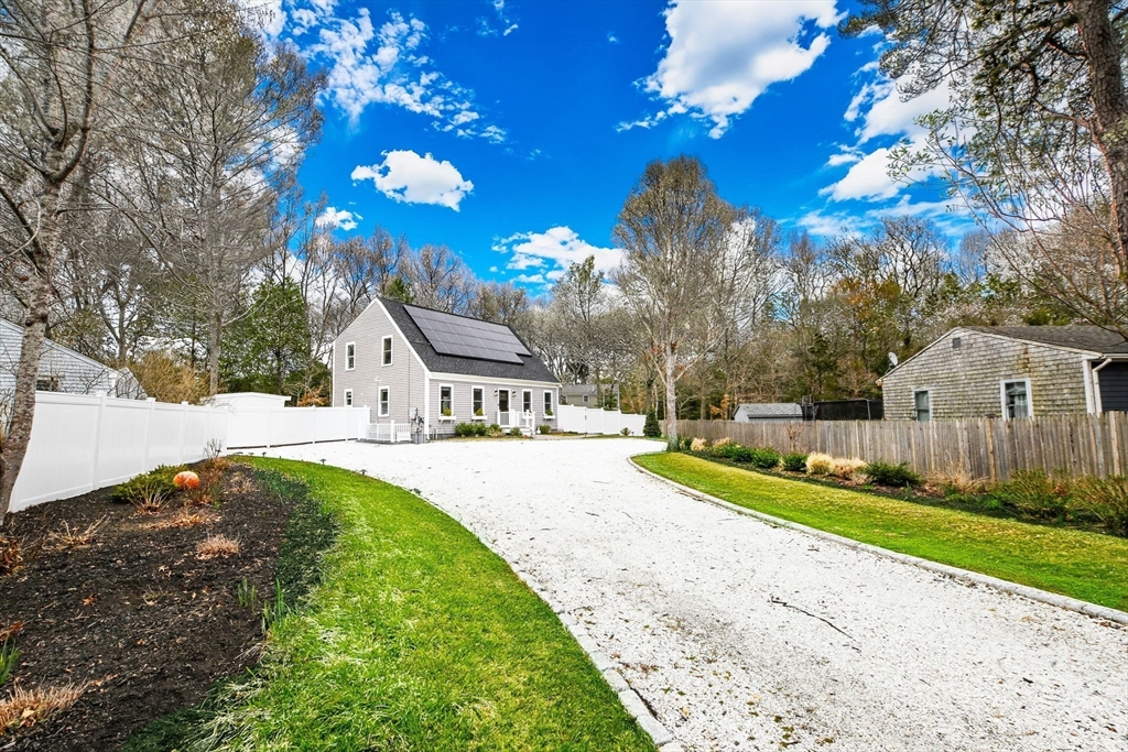 92 Rainbow Ave