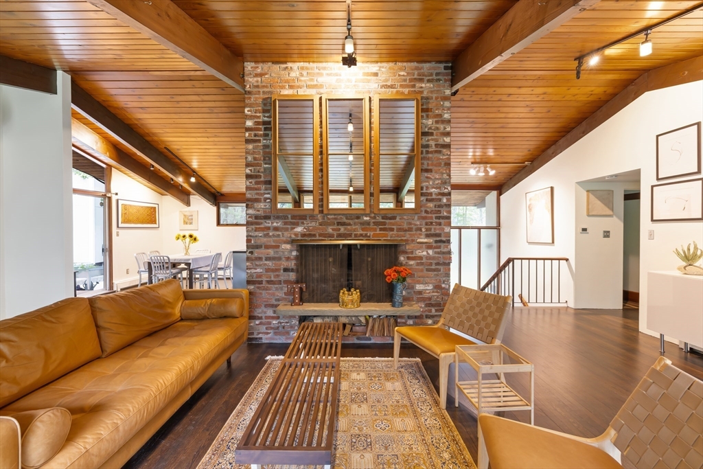 69 Puritan Ln