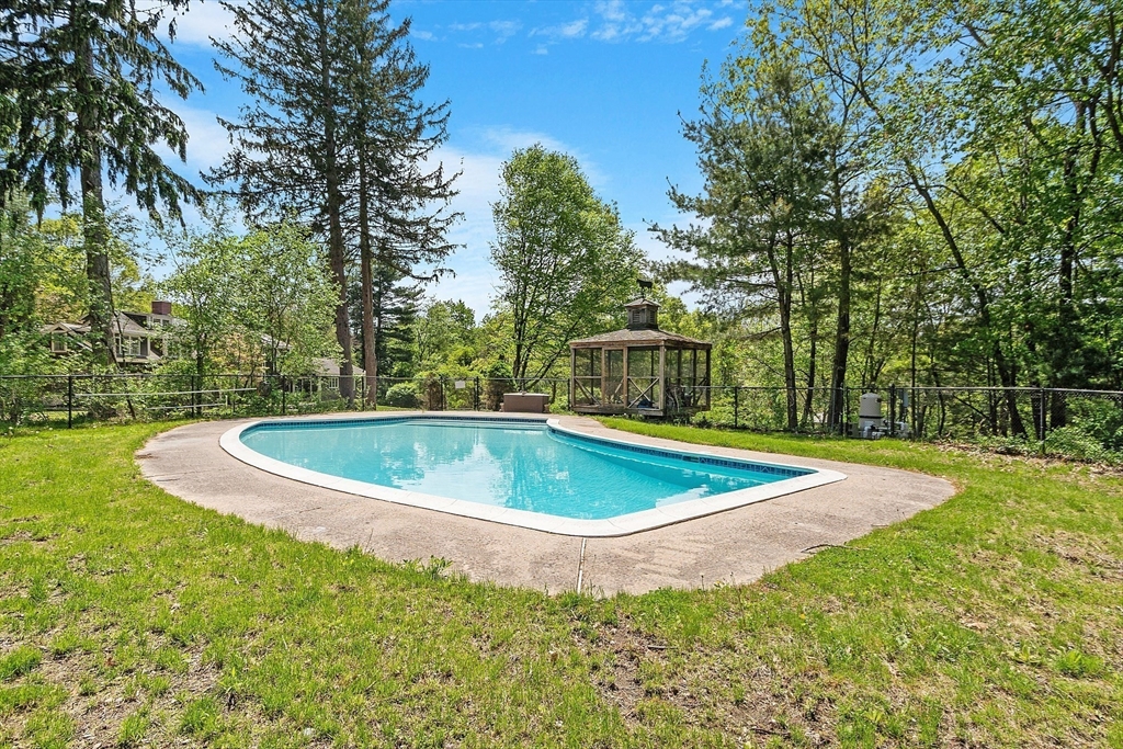 87 Old Littleton Rd