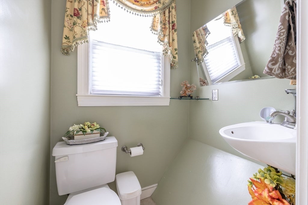 820 Beaver St, Waltham, MA, 820 Beaver St, Waltham, MA Photo #13