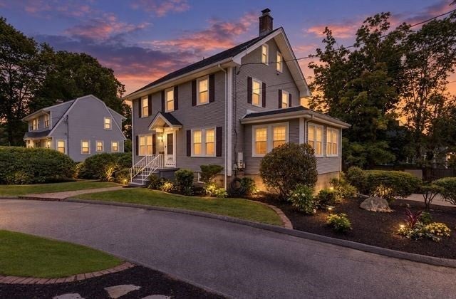 820 Beaver St, Waltham MA 02452