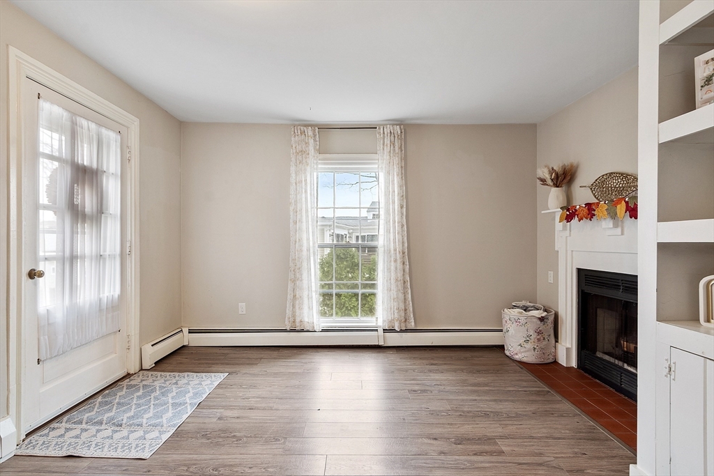 74-76 Bromfield St D