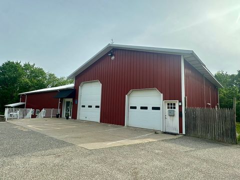 Photo of 185 Miller St, Ludlow, MA 01056 (MLS # 73516342)