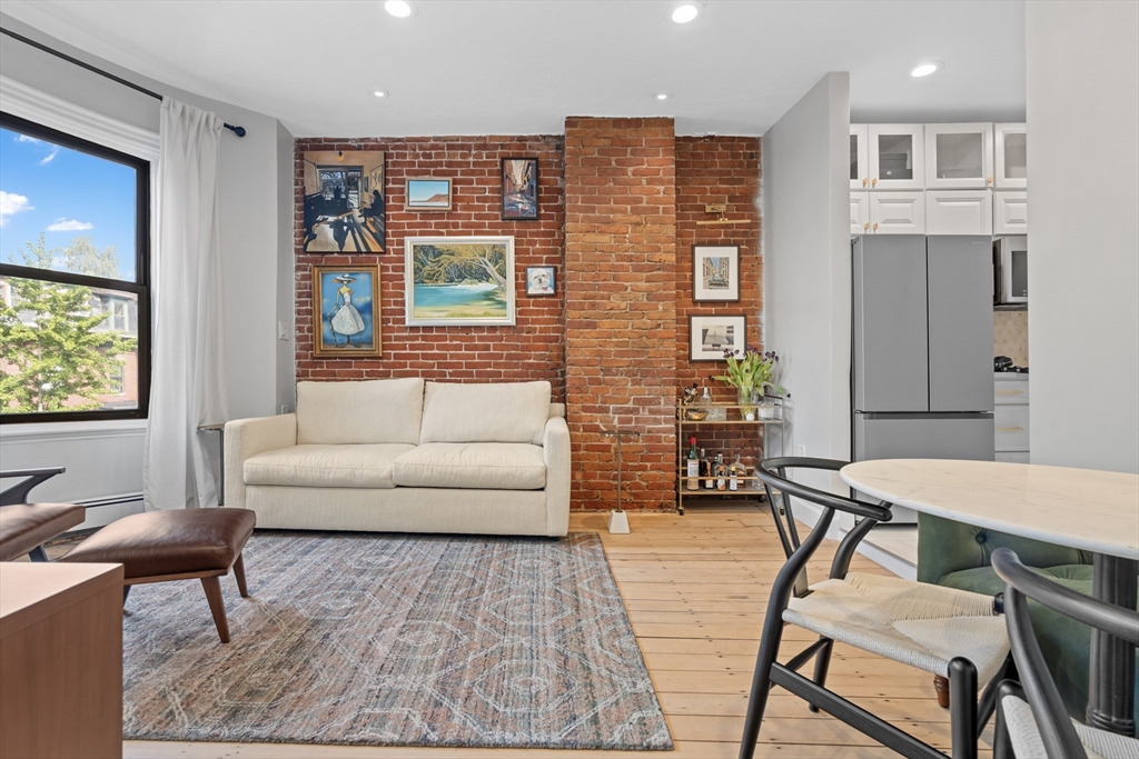 81 E Brookline St 3