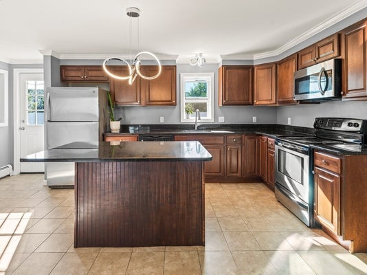 23 SNELL ST, STURBRIDGE, MA 01518 - Image c01b31a5c37edb6bf2ca5d77c4f3e274/3504145489