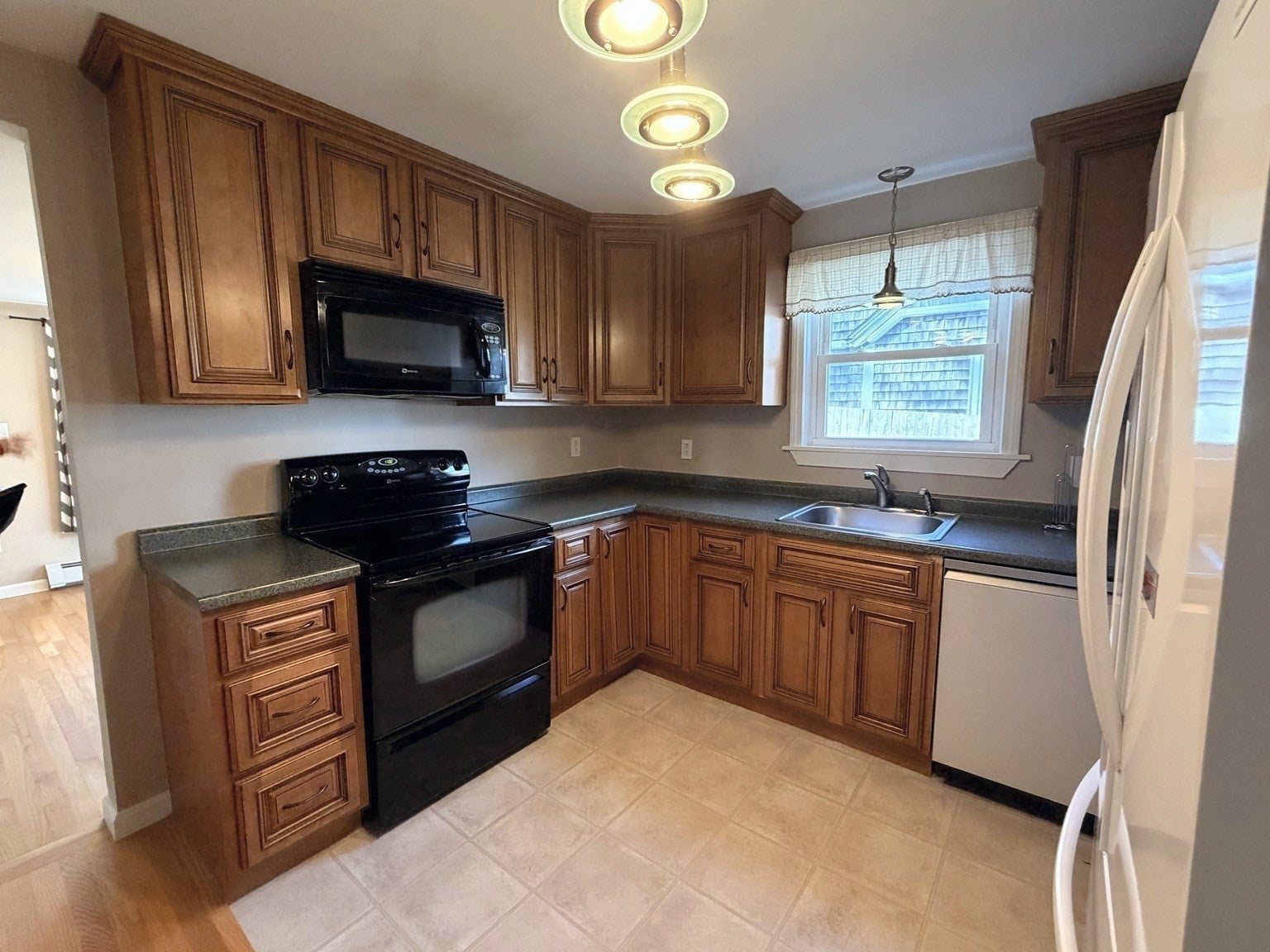 14 Jeanine St, Lakeville, MA, 14 Jeanine St, Lakeville, MA Photo #6