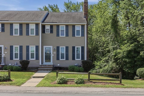 Photo of 90 Swan Street #204, Lowell, MA 01852 (MLS # 73544272)