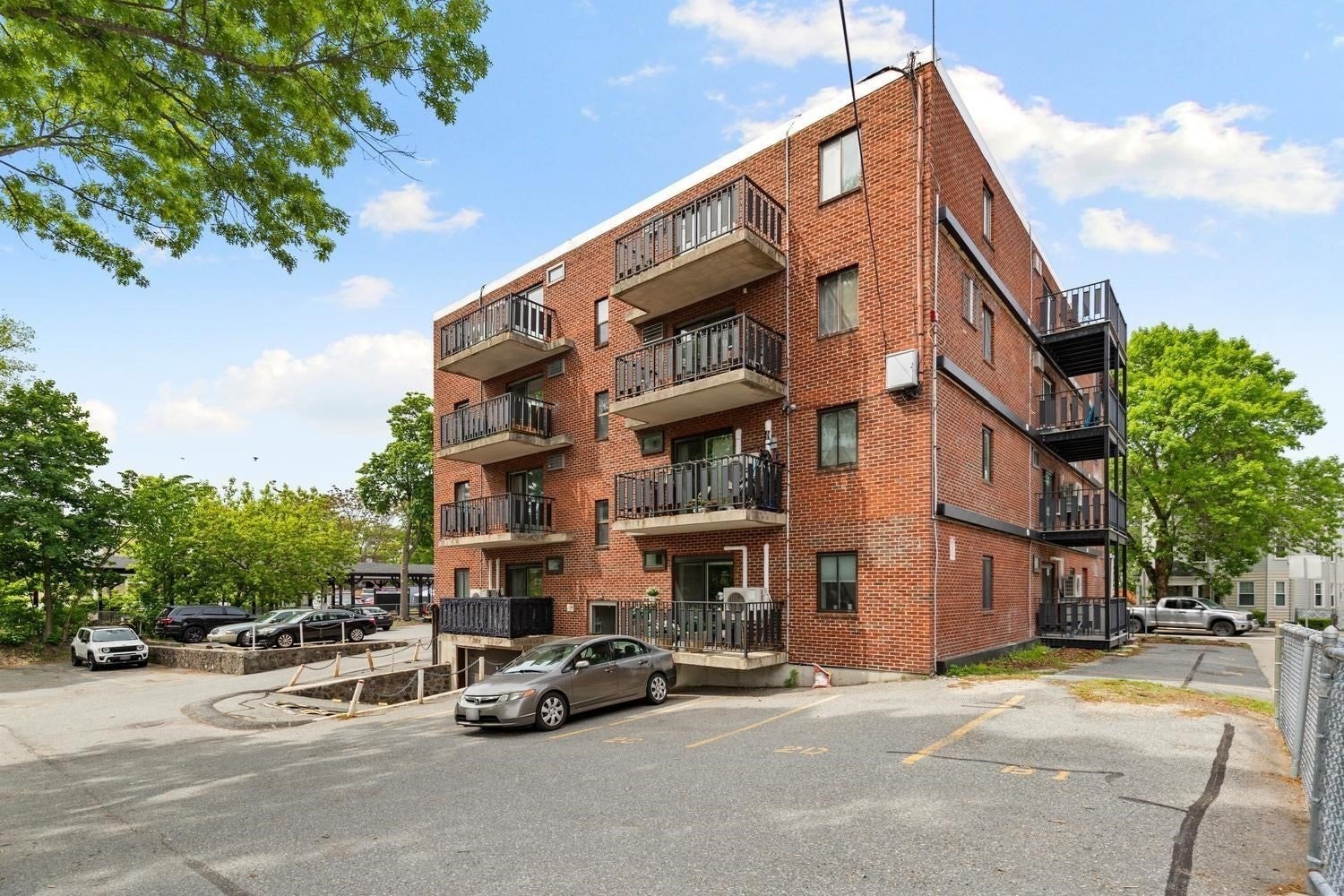26 W Wyoming Avenue 2D
