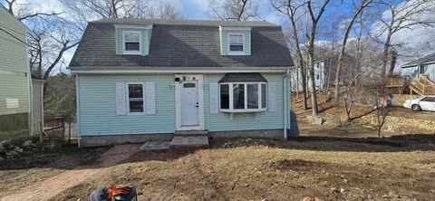 Photo of 10 Oakhurst Ter, North Reading, MA 01864 (MLS # 73495394)