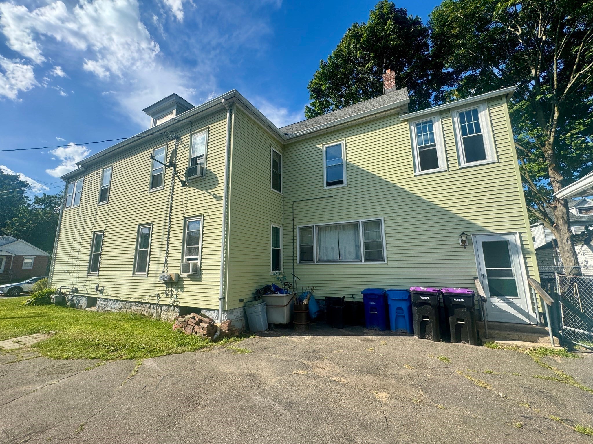 13 Dexter St, Holyoke, MA, 13 Dexter St, Holyoke, MA Photo #4