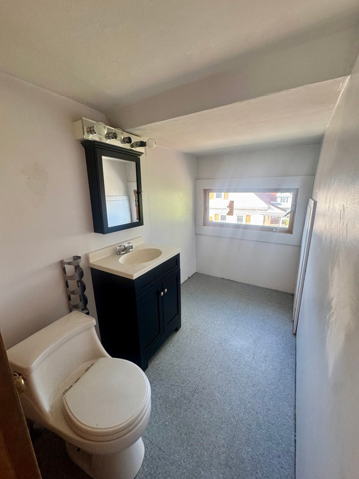 13 Dexter St, Holyoke, MA, 13 Dexter St, Holyoke, MA Photo #23