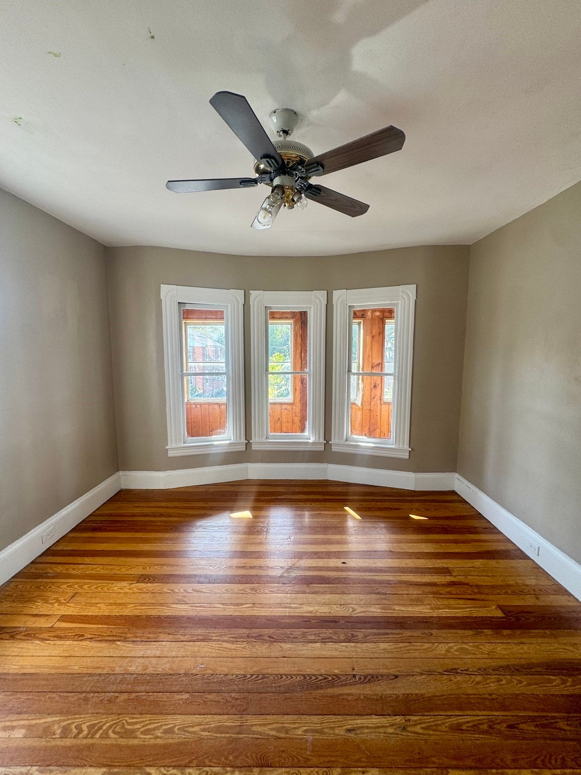 13 Dexter St, Holyoke, MA, 13 Dexter St, Holyoke, MA Photo #21