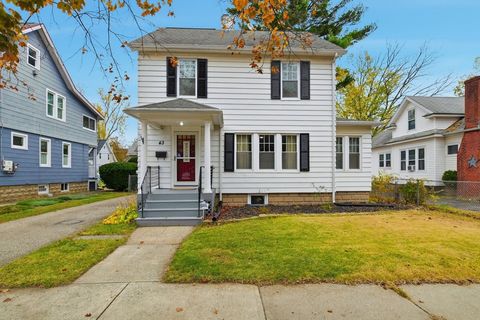Photo of 43 Thorndyke St, Springfield, MA 01118 (MLS # 73451531)