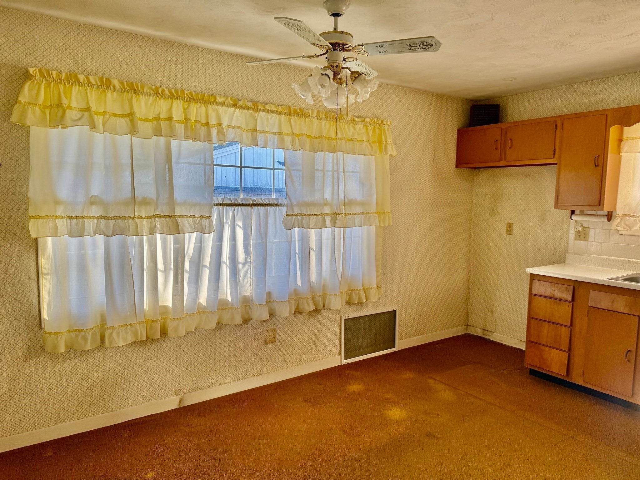 920 Lucy Street, New Bedford, MA, 920 Lucy Street, New Bedford, MA Photo #11