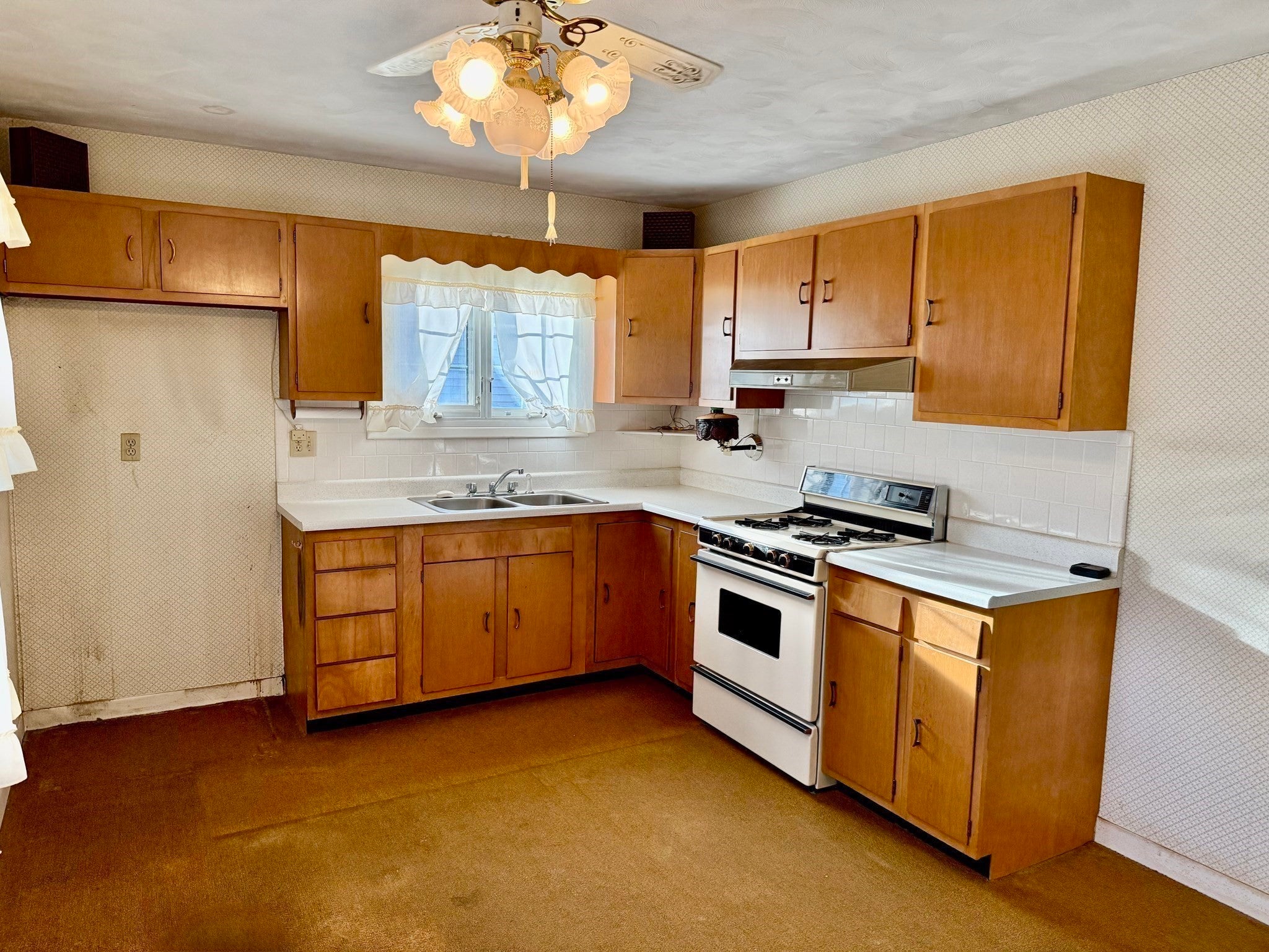 920 Lucy Street, New Bedford, MA, 920 Lucy Street, New Bedford, MA Photo #10