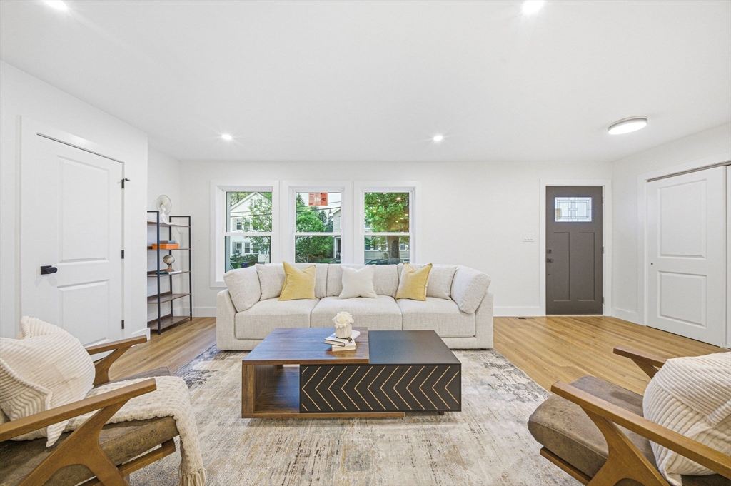 52 Rangeley Rd 52