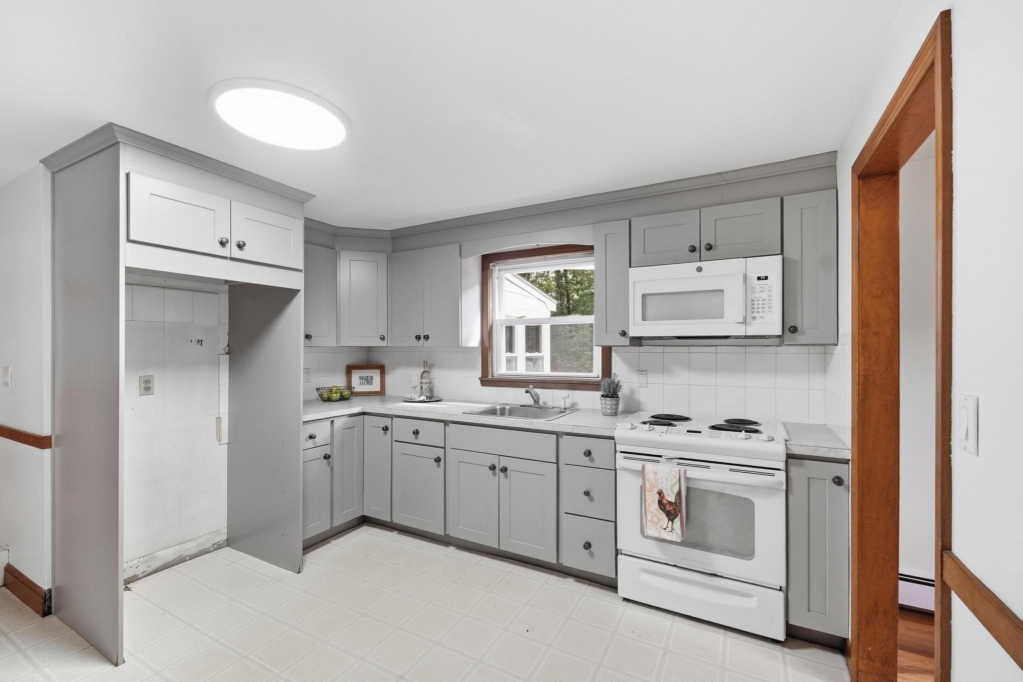 32 Dividence Rd, Reading, MA, 32 Dividence Rd, Reading, MA Photo #13