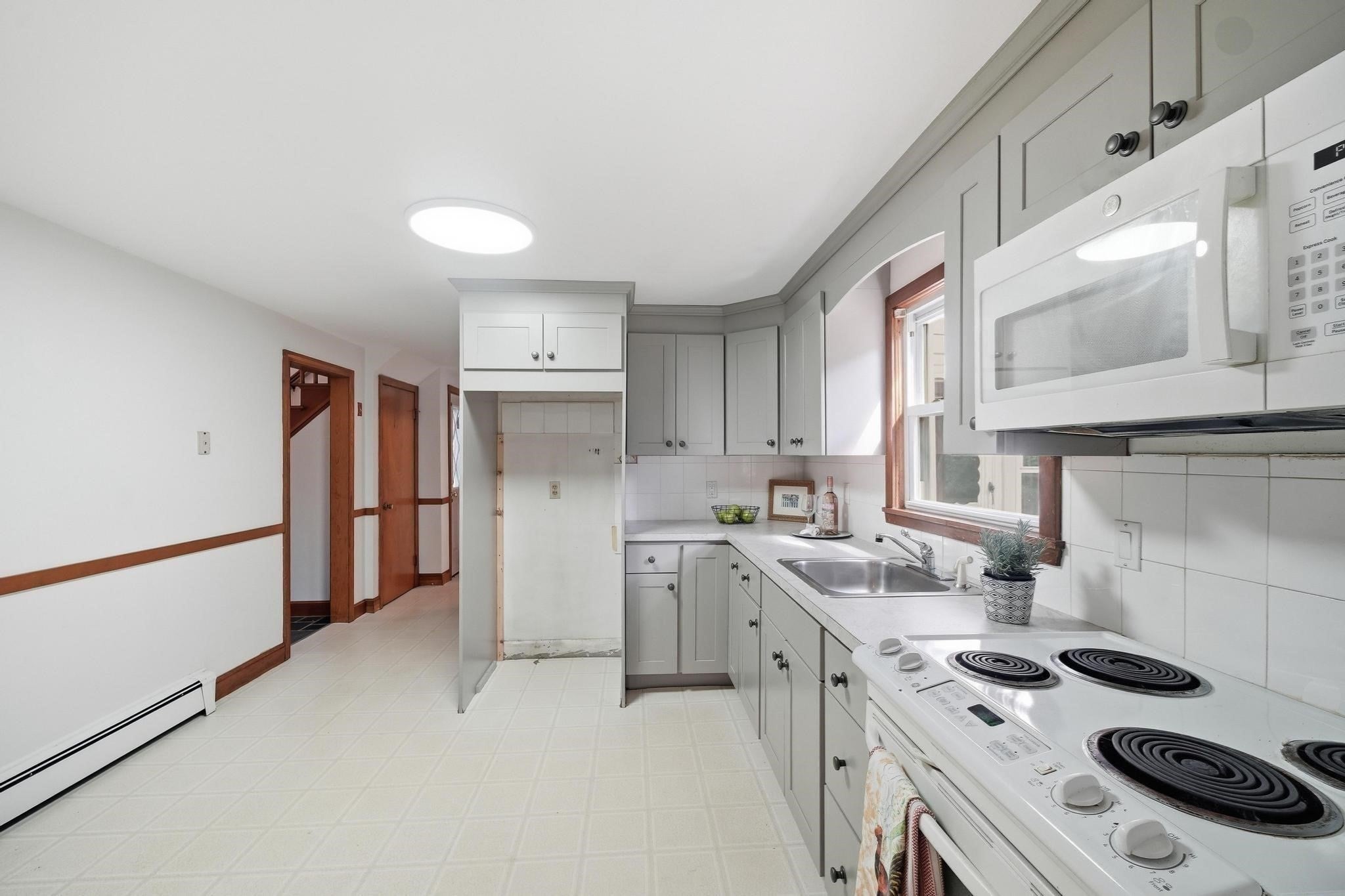 32 Dividence Rd, Reading, MA, 32 Dividence Rd, Reading, MA Photo #16