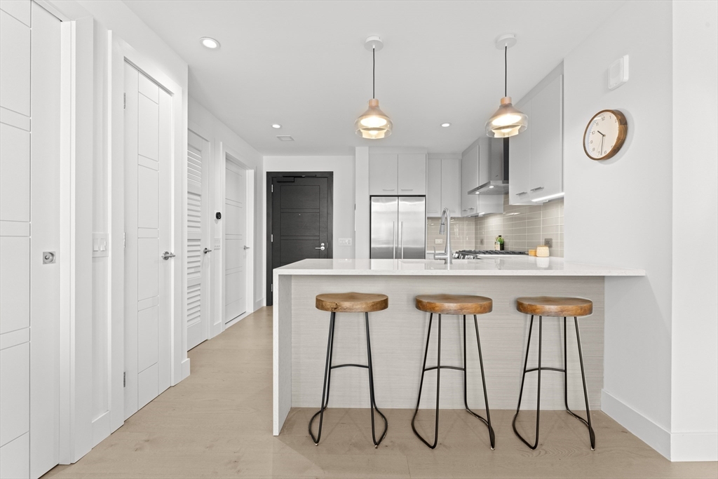 40 Traveler St 612