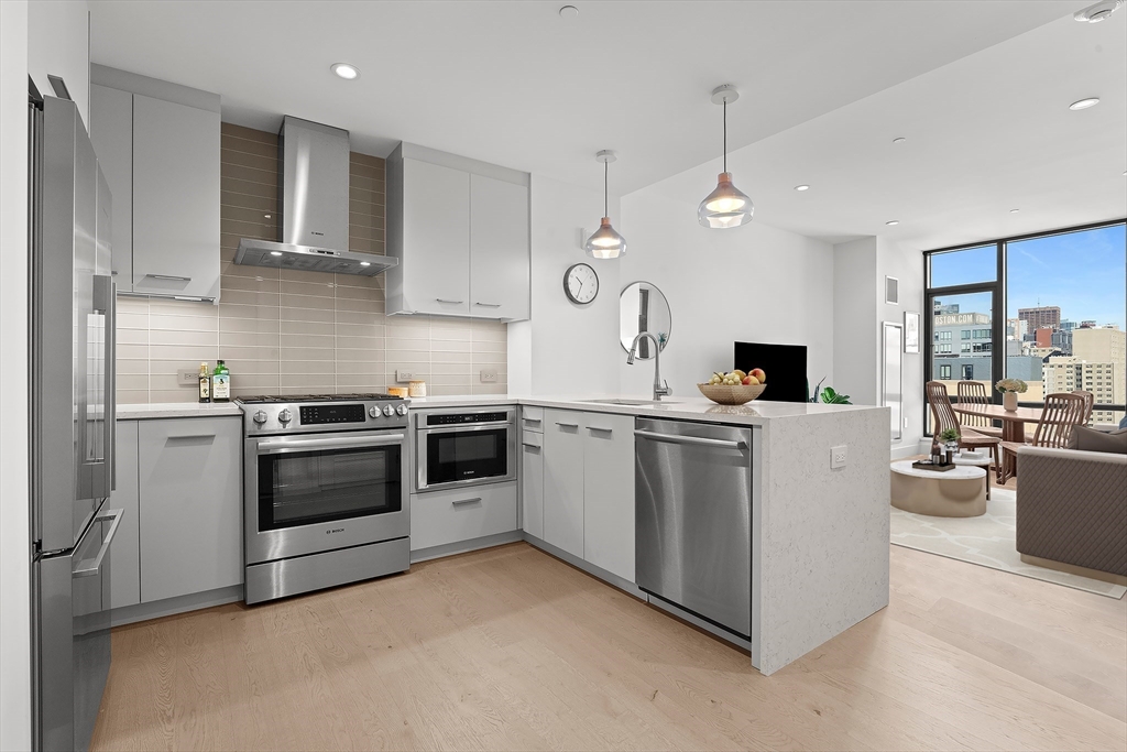 40 Traveler St 612