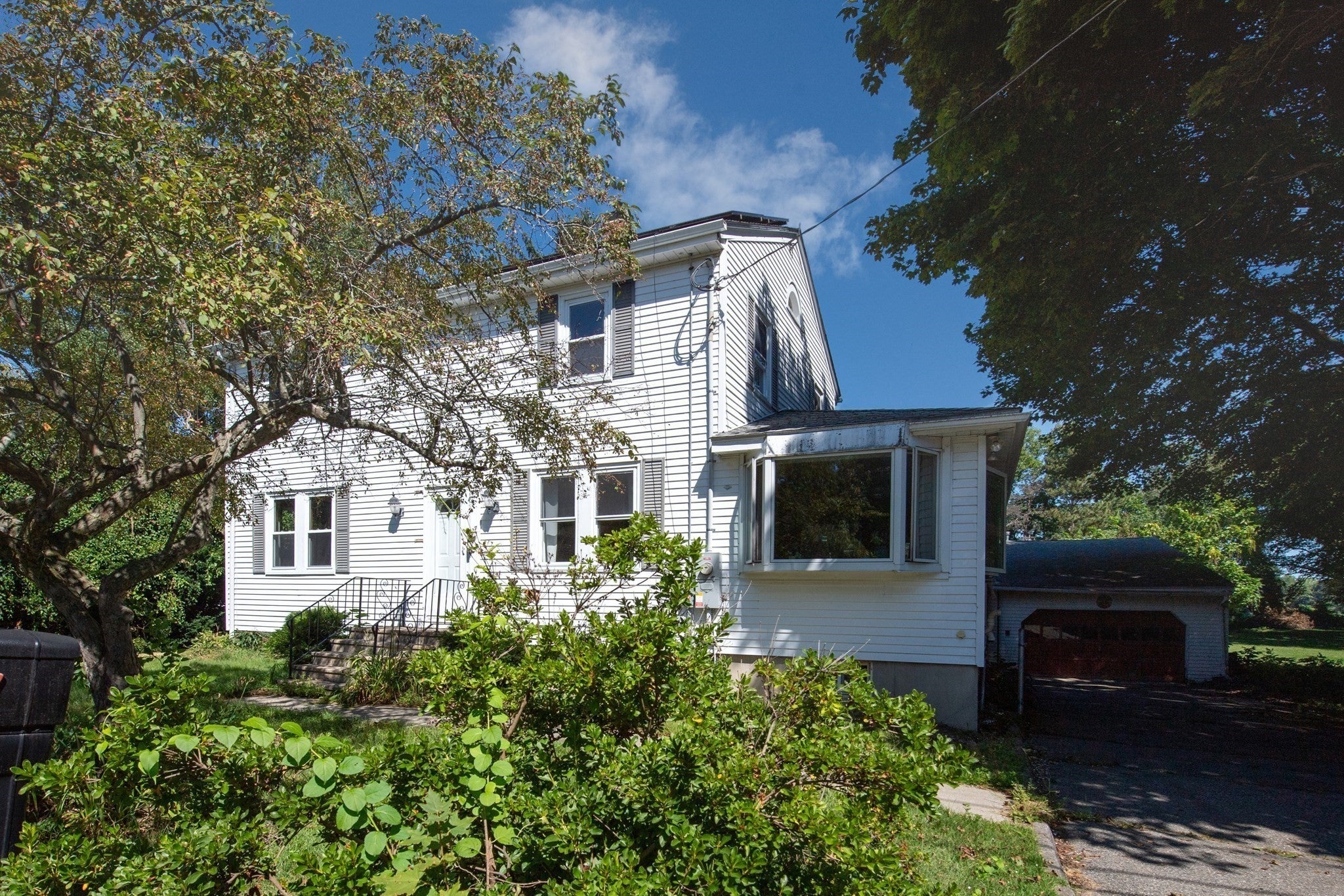 37 Riverdale Ave
