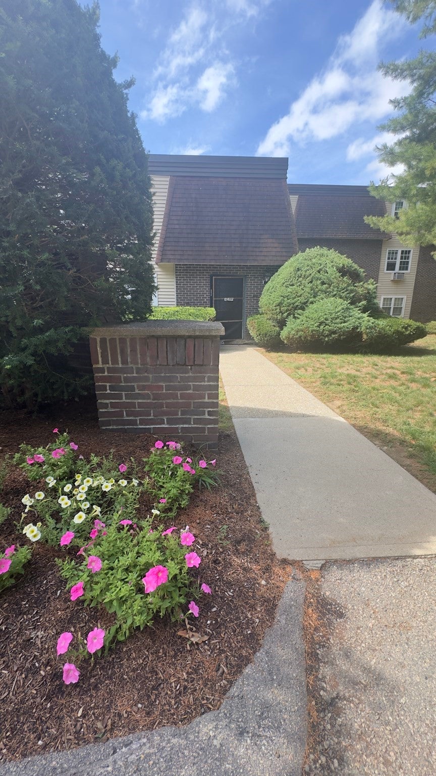 Photo of 180 Main St, Bridgewater, MA