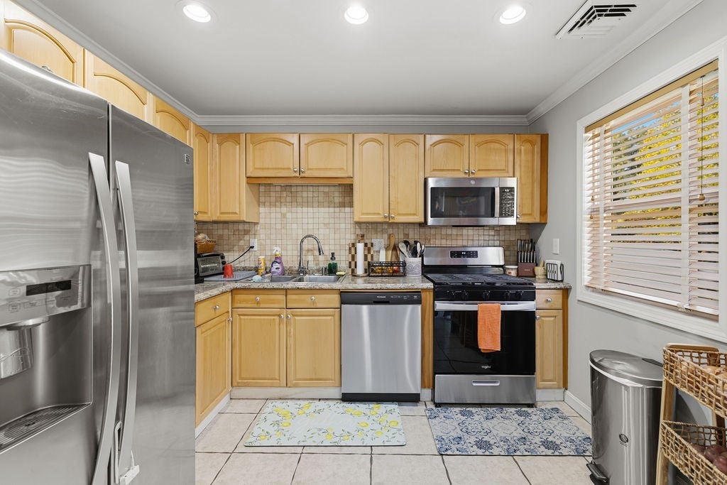 36 Meadowood Dr, Dartmouth, MA, 36 Meadowood Dr, Dartmouth, MA Photo #19