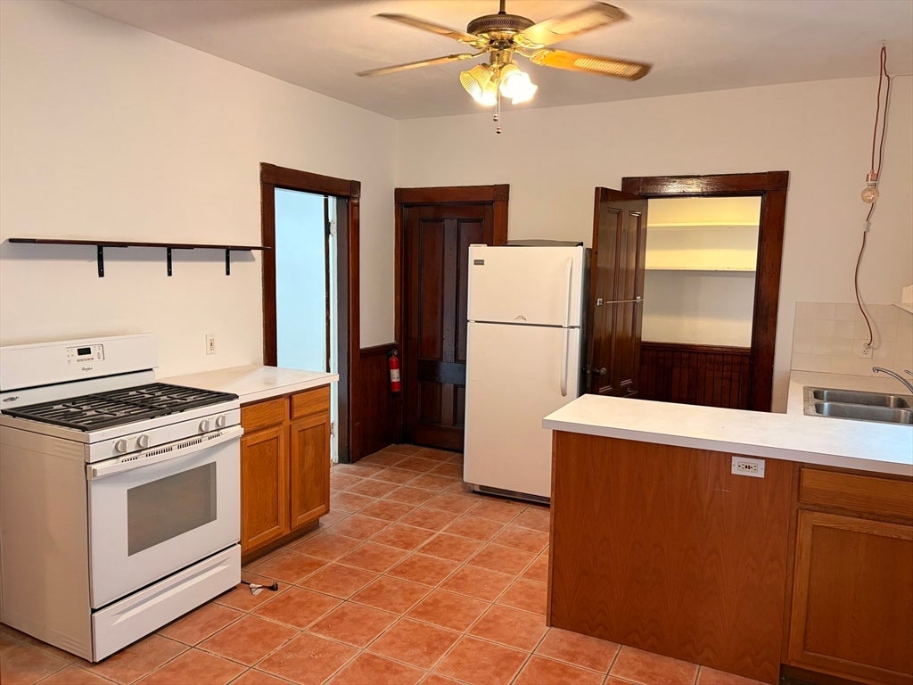 15 Beacon St #1, Somerville, MA, 15 Beacon St #1, Somerville, MA Photo #1