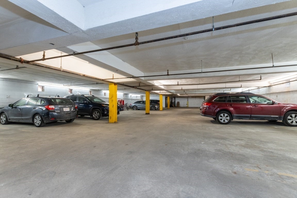 Somerville, Massachusetts 02143, United States, 2 Bedrooms Bedrooms, ,1 BathroomBathrooms,Residential,Active,82284