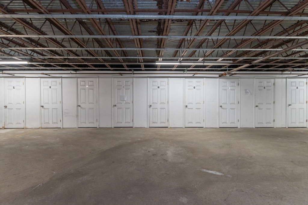 Somerville, Massachusetts 02143, United States, 2 Bedrooms Bedrooms, ,1 BathroomBathrooms,Residential,Active,82284