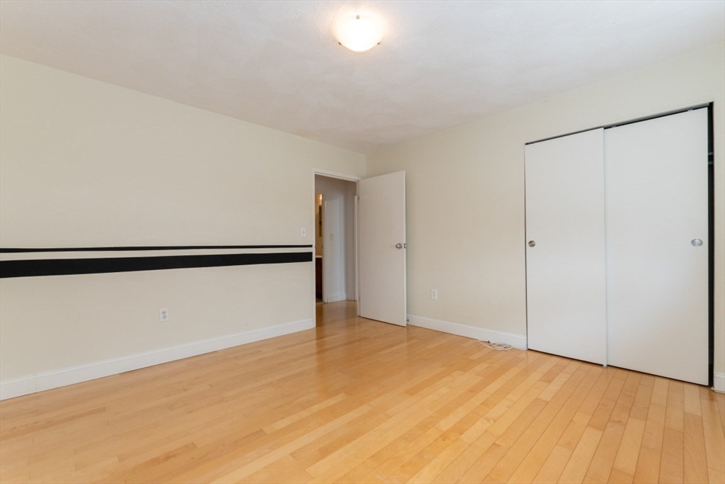 Somerville, Massachusetts 02143, United States, 2 Bedrooms Bedrooms, ,1 BathroomBathrooms,Residential,Active,82284