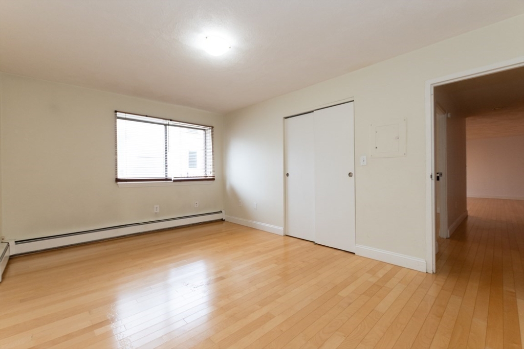 Somerville, Massachusetts 02143, United States, 2 Bedrooms Bedrooms, ,1 BathroomBathrooms,Residential,Active,82284