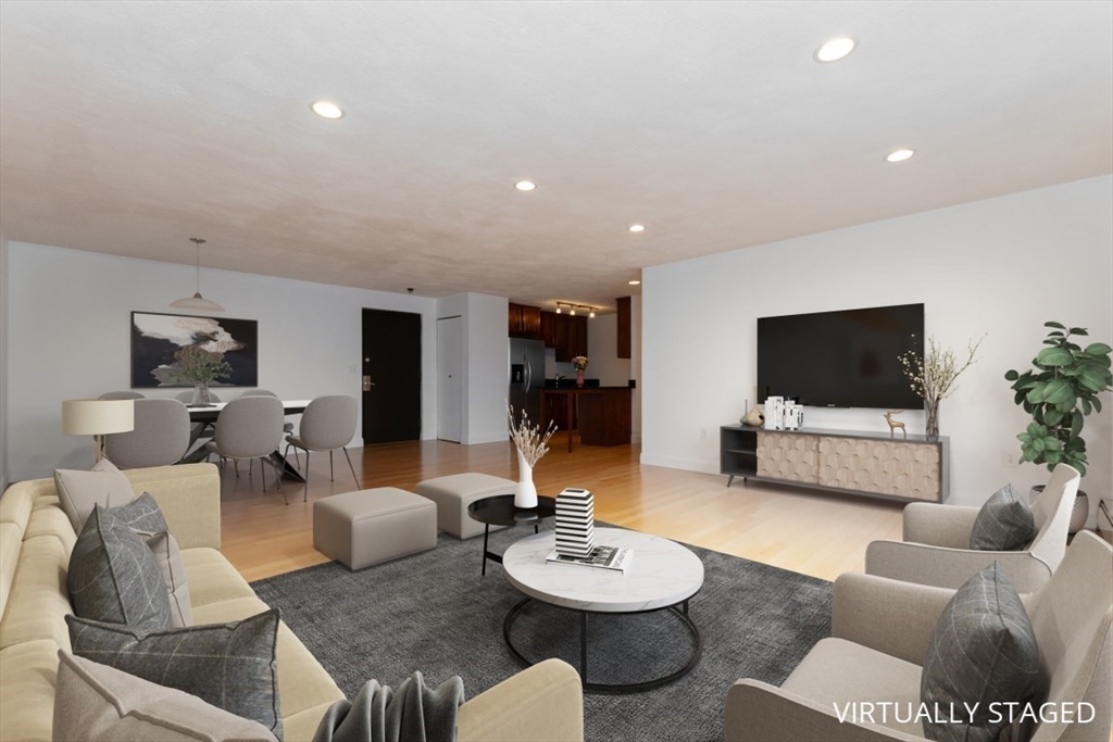 Somerville, Massachusetts 02143, United States, 2 Bedrooms Bedrooms, ,1 BathroomBathrooms,Residential,Active,82284