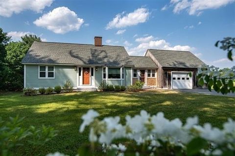 152 Amesbury Kensington NH 03833