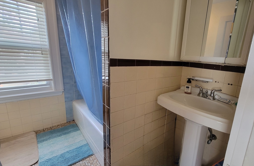 Needham, Massachusetts 02492, United States, 3 Bedrooms Bedrooms, ,2 BathroomsBathrooms,Residential,Active,92026