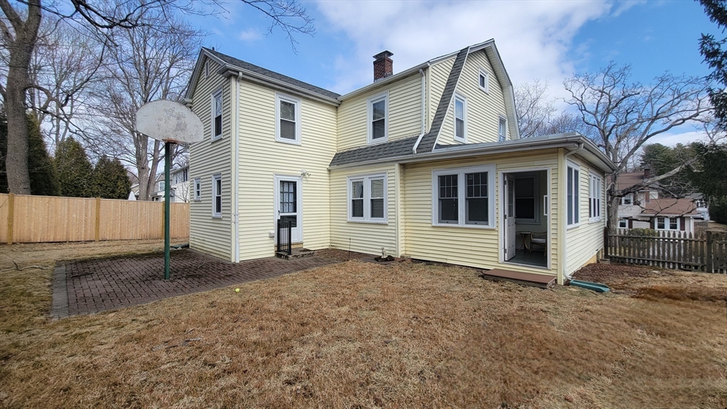 Needham, Massachusetts 02492, United States, 3 Bedrooms Bedrooms, ,2 BathroomsBathrooms,Residential,Active,92026