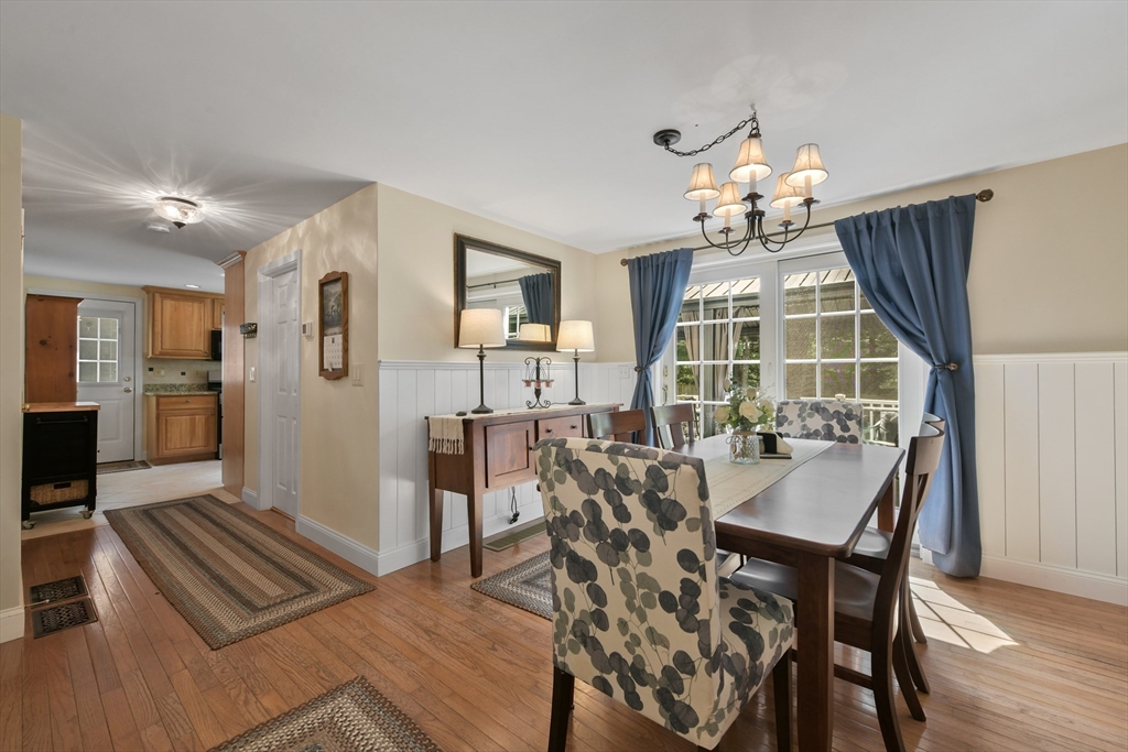 Barnstable, Massachusetts 02632, United States, 3 Bedrooms Bedrooms, ,2 BathroomsBathrooms,Residential,Pending,203992