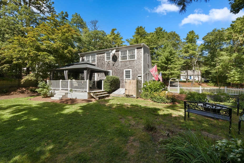 Barnstable, Massachusetts 02632, United States, 3 Bedrooms Bedrooms, ,2 BathroomsBathrooms,Residential,Pending,203992